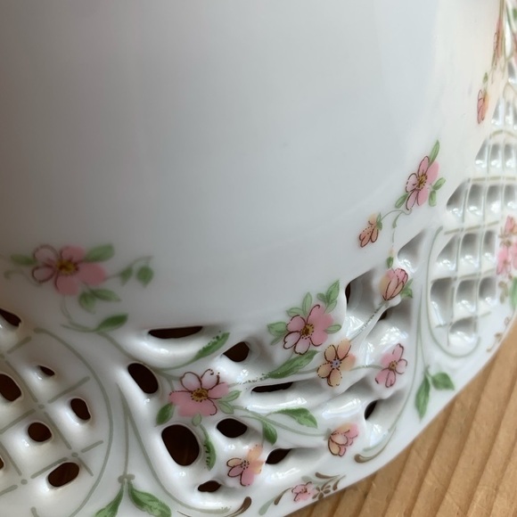 OSCAR DE LA RENTA ENGLISH GARDEN VASE - Picture 13 of 15